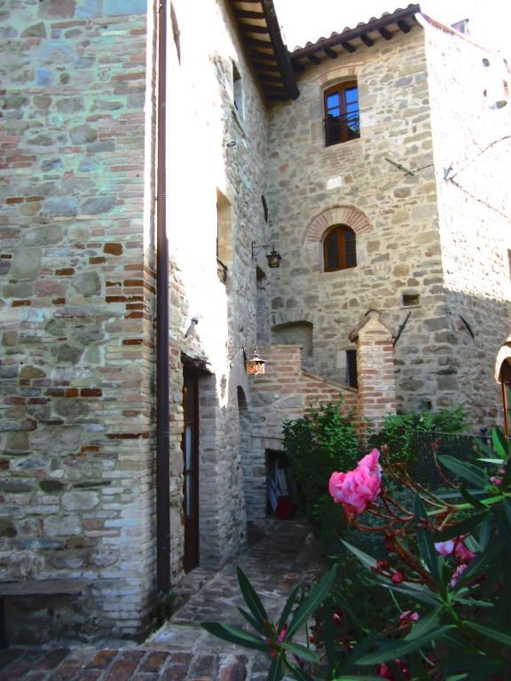 Апарт отель Castello Di Cisterna Gaglietole Экстерьер фото