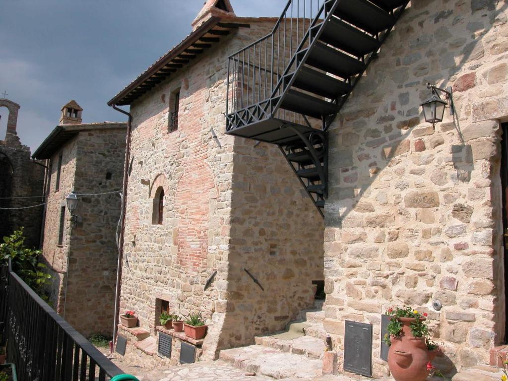 Апарт отель Castello Di Cisterna Gaglietole Экстерьер фото