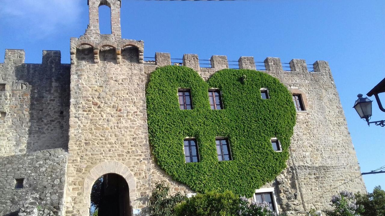 Апарт отель Castello Di Cisterna Gaglietole Экстерьер фото