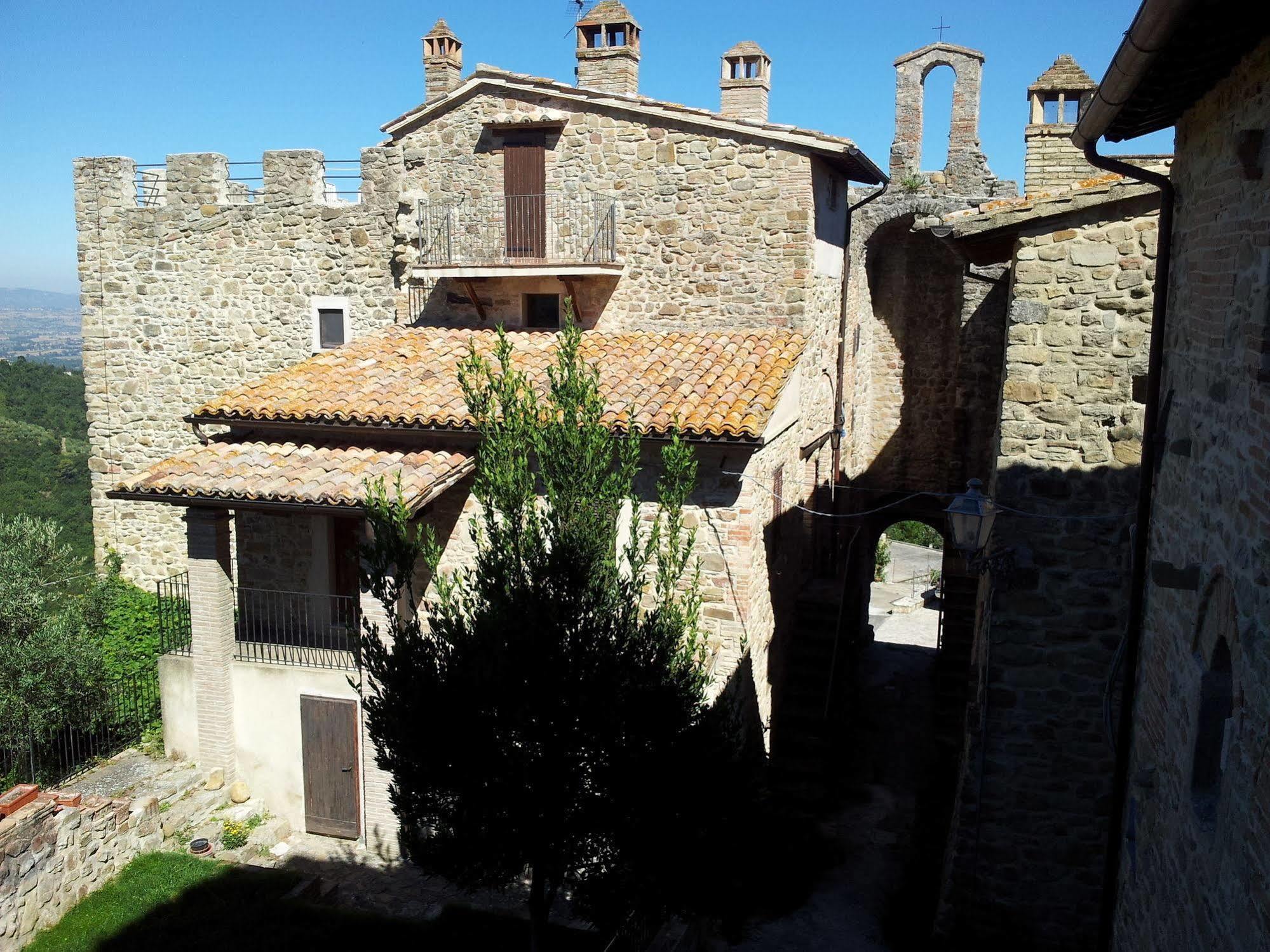 Апарт отель Castello Di Cisterna Gaglietole Экстерьер фото