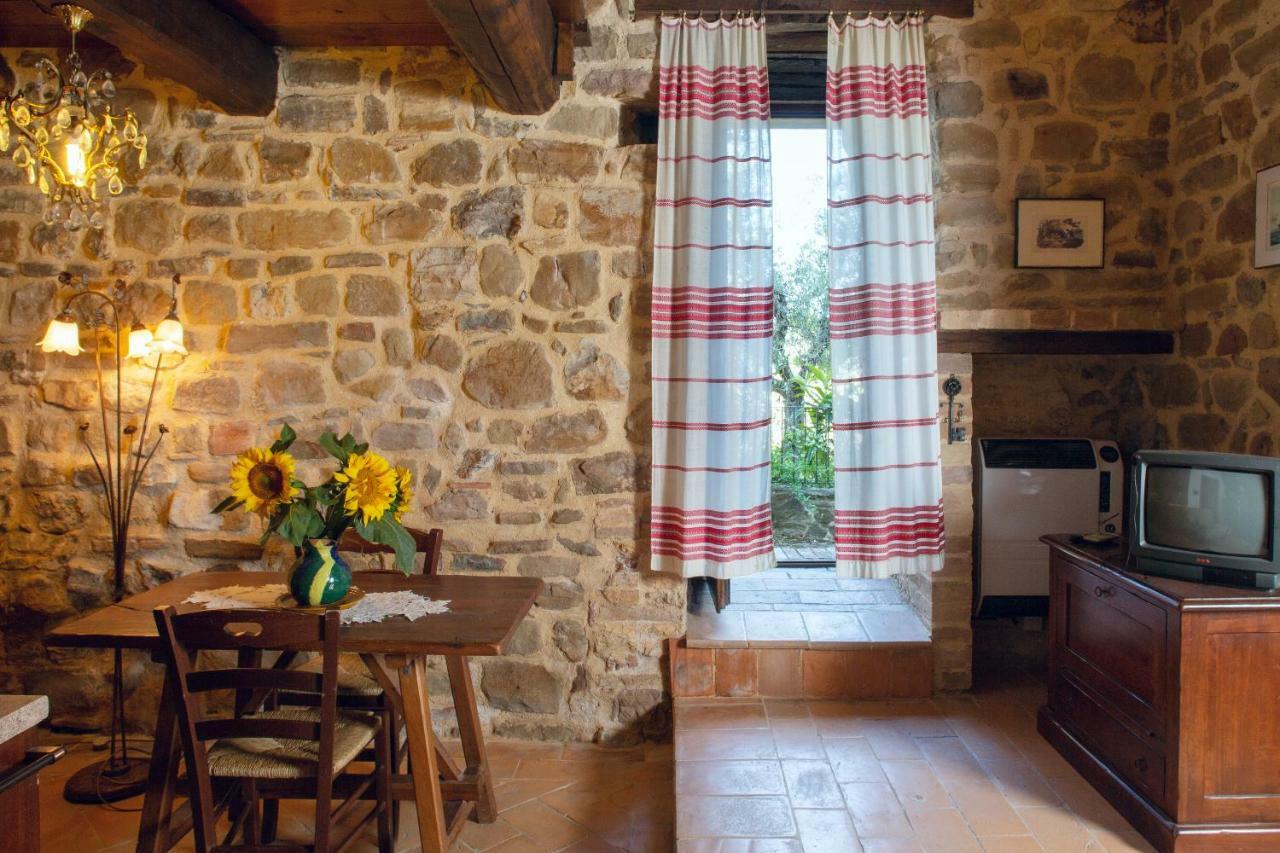 Апарт отель Castello Di Cisterna Gaglietole Экстерьер фото